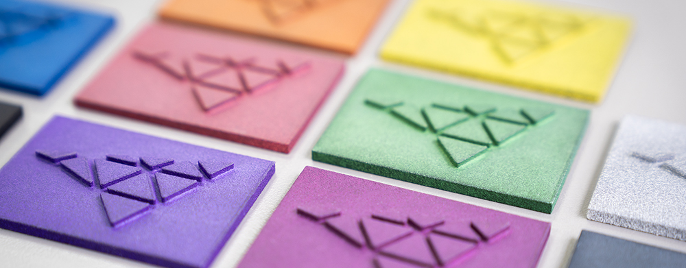 Graue Bauteile getaucht (Produziert von STURM INDUSTRIES)